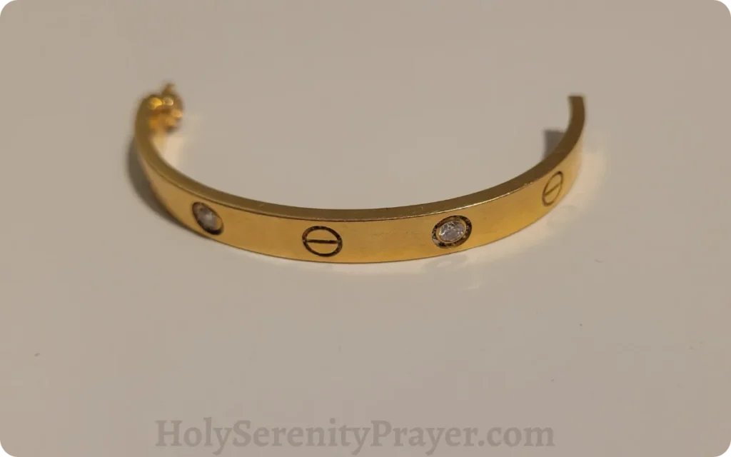 bracelet-absorbed-negative-energy